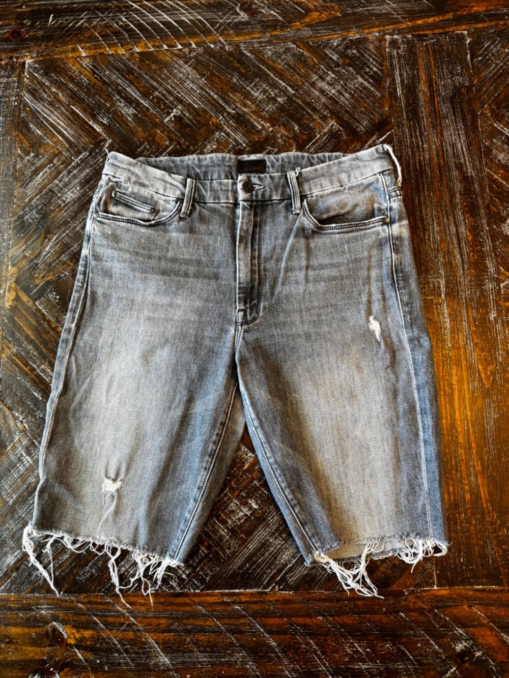 MOTHER High Waisted Looker Ankle Fray Denim Bermuda Shorts Gray Size 31 - Picture 5 of 9